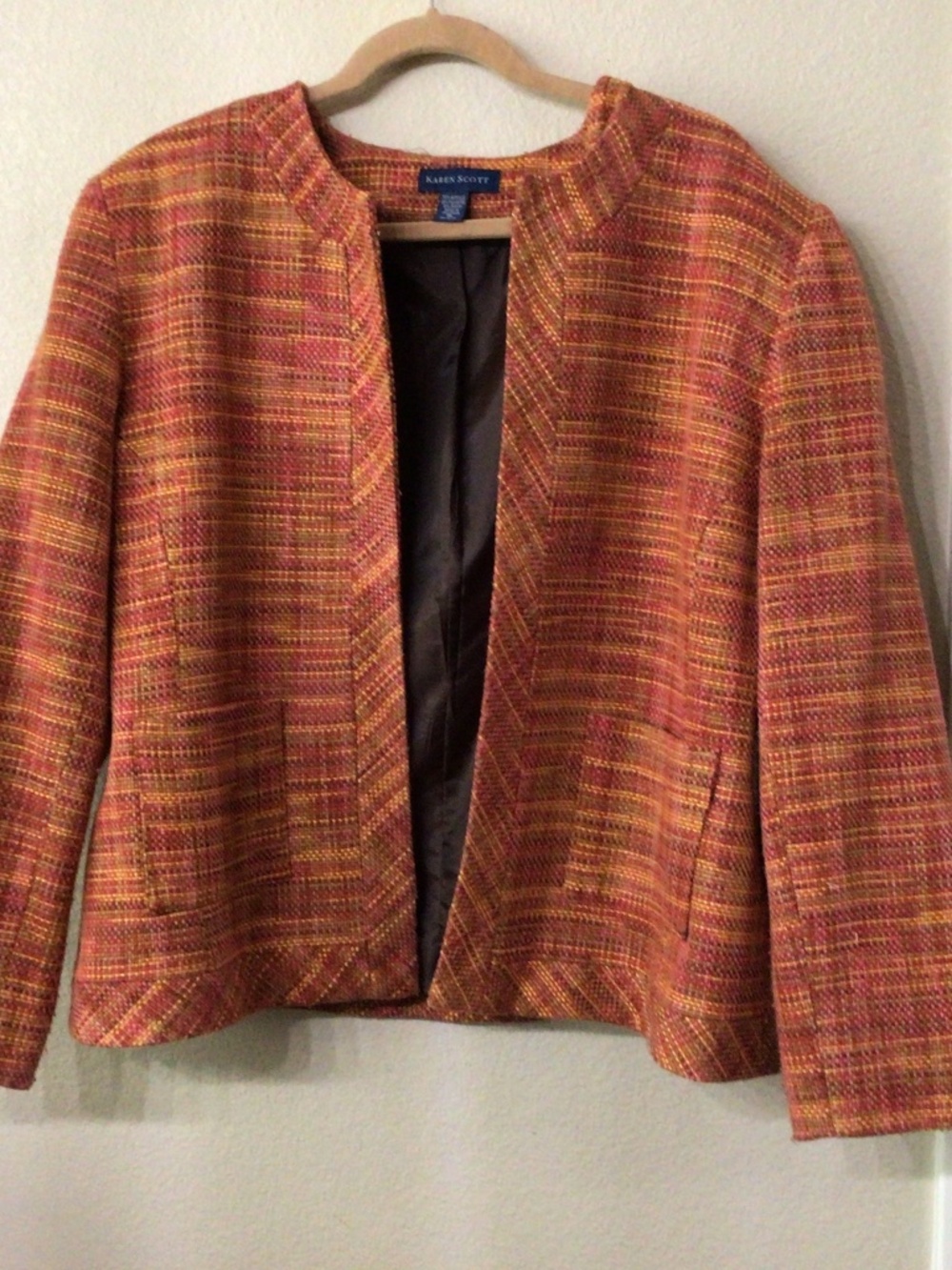 Karen Scott fall colored blazer. Size 16. Excellent shape.